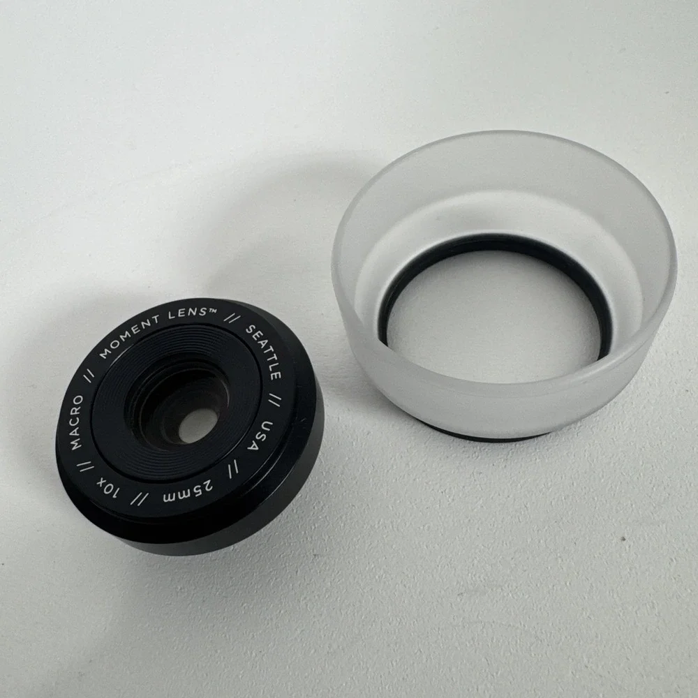 Moment M-Series Macro Lens with Storage Pouch 25mm 10x, EUC